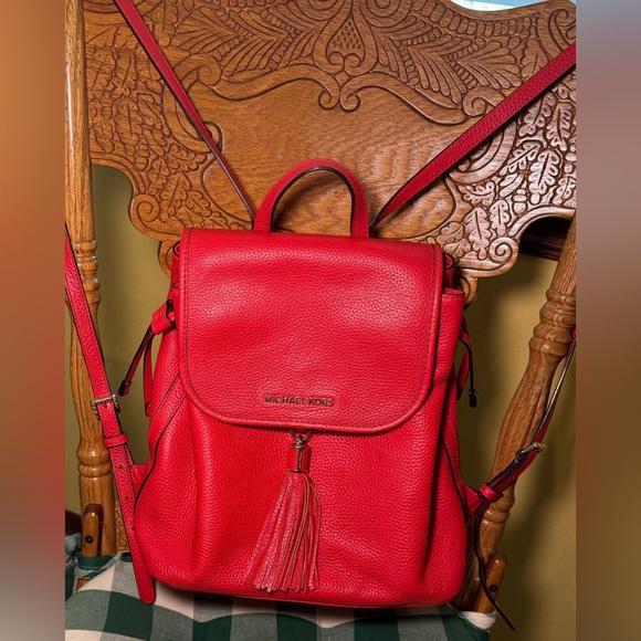 Michael Kors Red Pebble Leather Flap Medium Backpack Pre-loved Retail-$428 - Picture 1 of 10